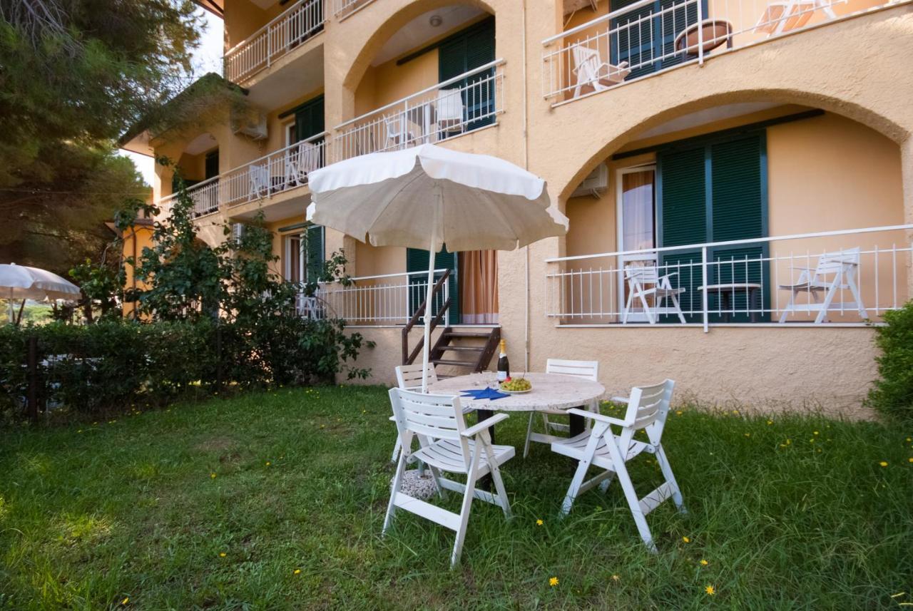 Residence Golfo Della Lacona Extérieur photo